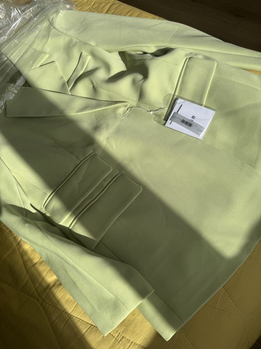 Стильный красивый пиджак