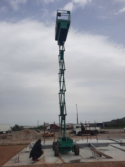 12,2 метра! Продавам и отдавам под наем ножична вишка; Вишка; скеле; п