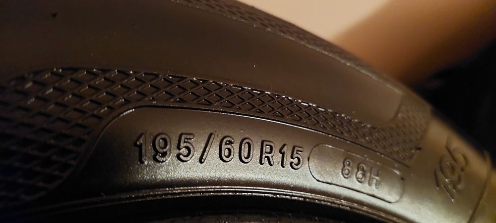 Летни Гуми 195 /60 R15 цола  2 бр. Kleber Dynaxer HP3