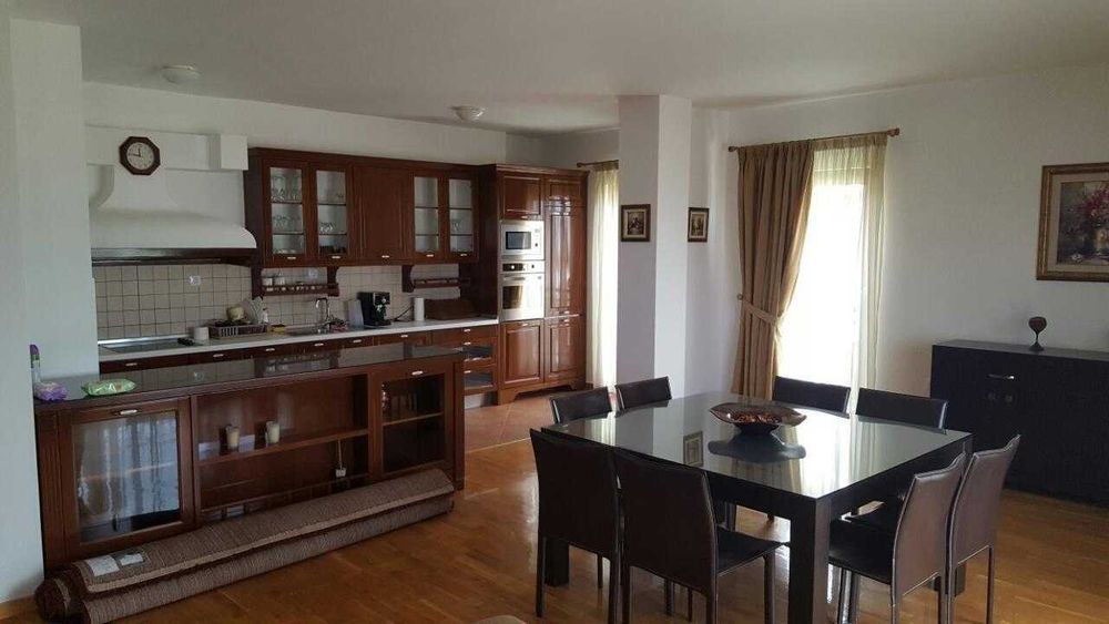 Дава се под наем Двустаен апартамент в Бургас, Зорница - 63 кв.м за 204 € - Снимка #1