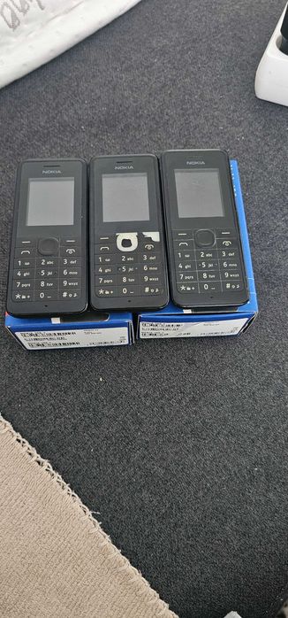 Vand 3  telefoane Nokia 106