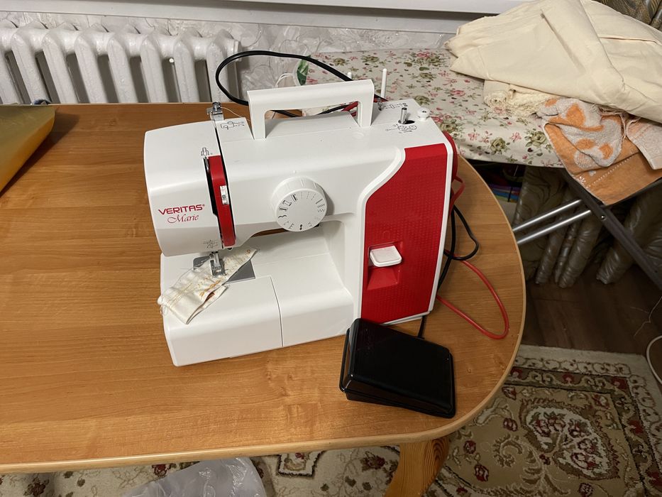 Продается машинка для шитья.