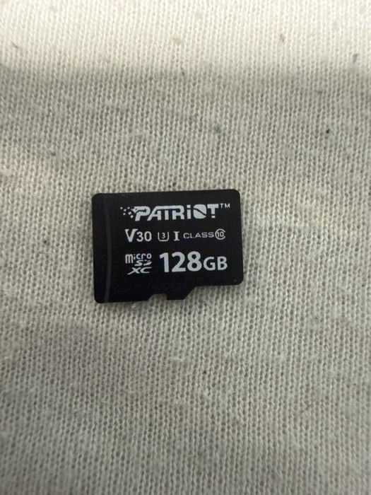 Nintendo switch black в перфектно състояние без стил дрифт и има игри