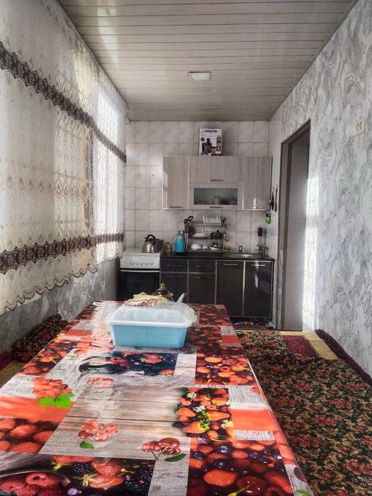 Eshonguzarda 3 xonali uy sotiladi