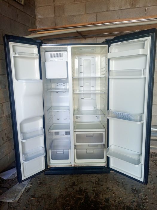 Холодильник продам 280000 тг