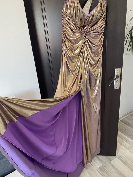 Rochie aurie superba