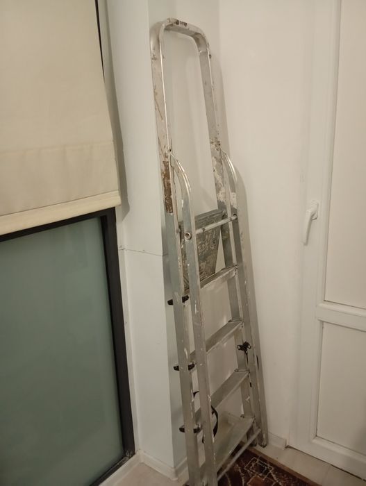 Продам стремянку срочно