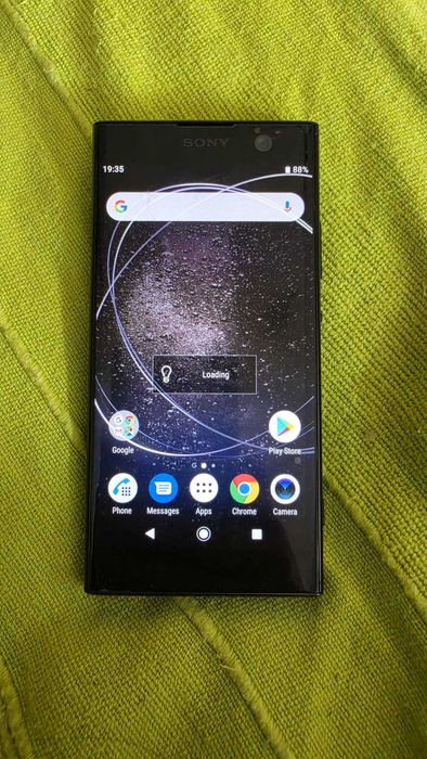Vand telefon sony xperia este nou