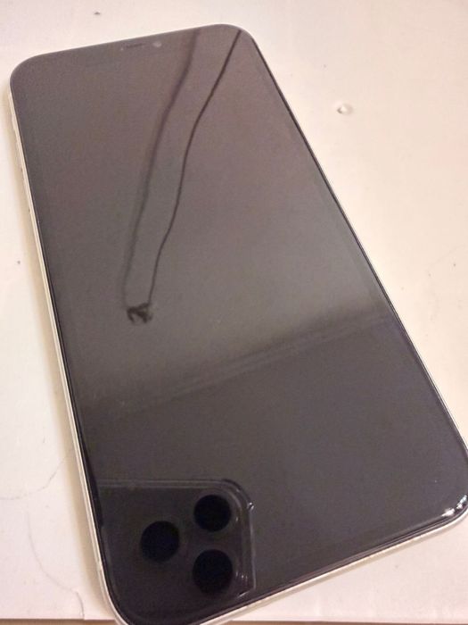 iPhone 11, продам