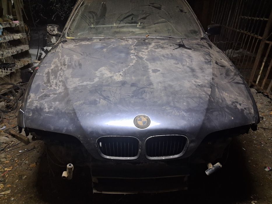 Капот на бмв е39