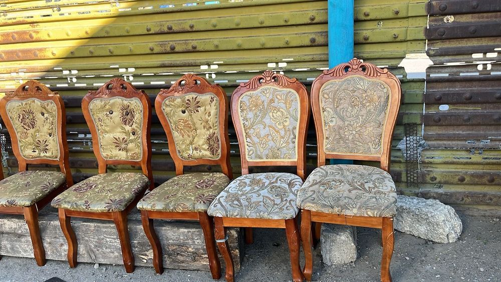 Продам стулья, в районе Малышке