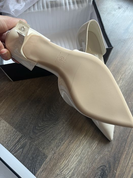 Нови елегатни обувки