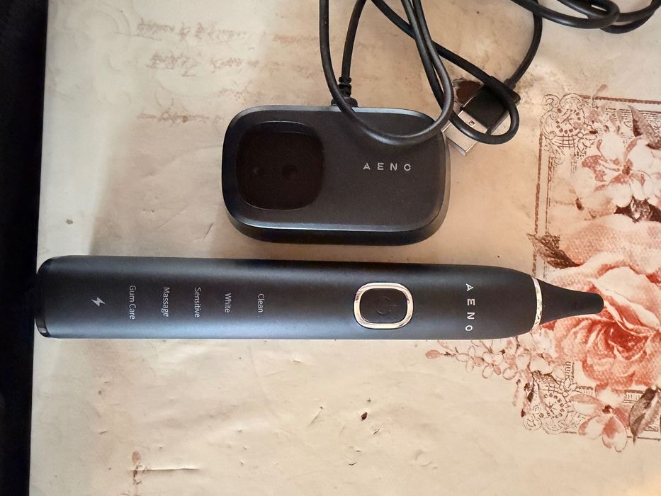 Ел. Четка за зъби с 1 неизползвана глава