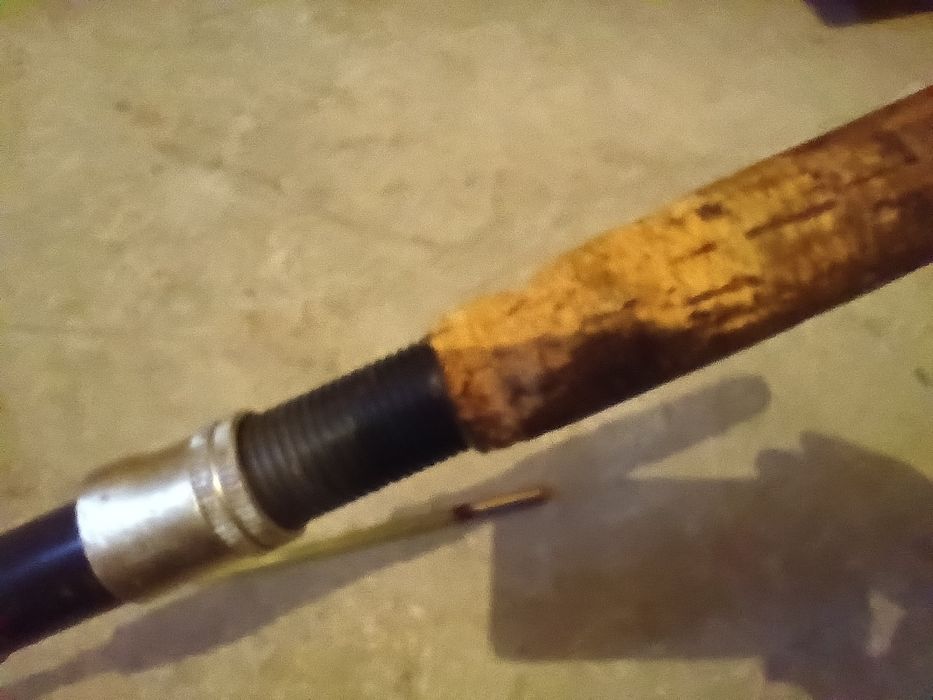 Продавам стара Немска спинингова въдица-Taiwa