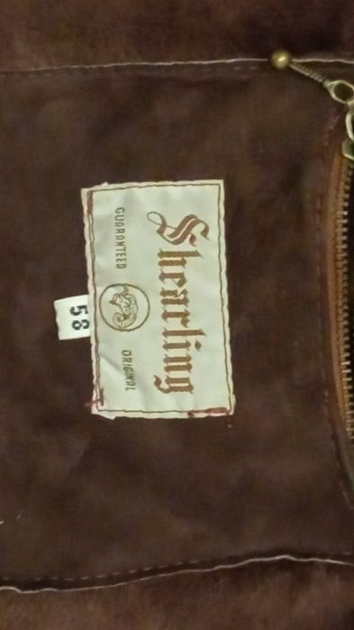 Haină bărbătească din blană de miel naturală.