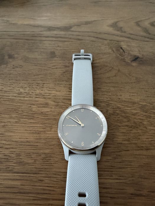 Смарт Часовник Garmin Vivomove trend