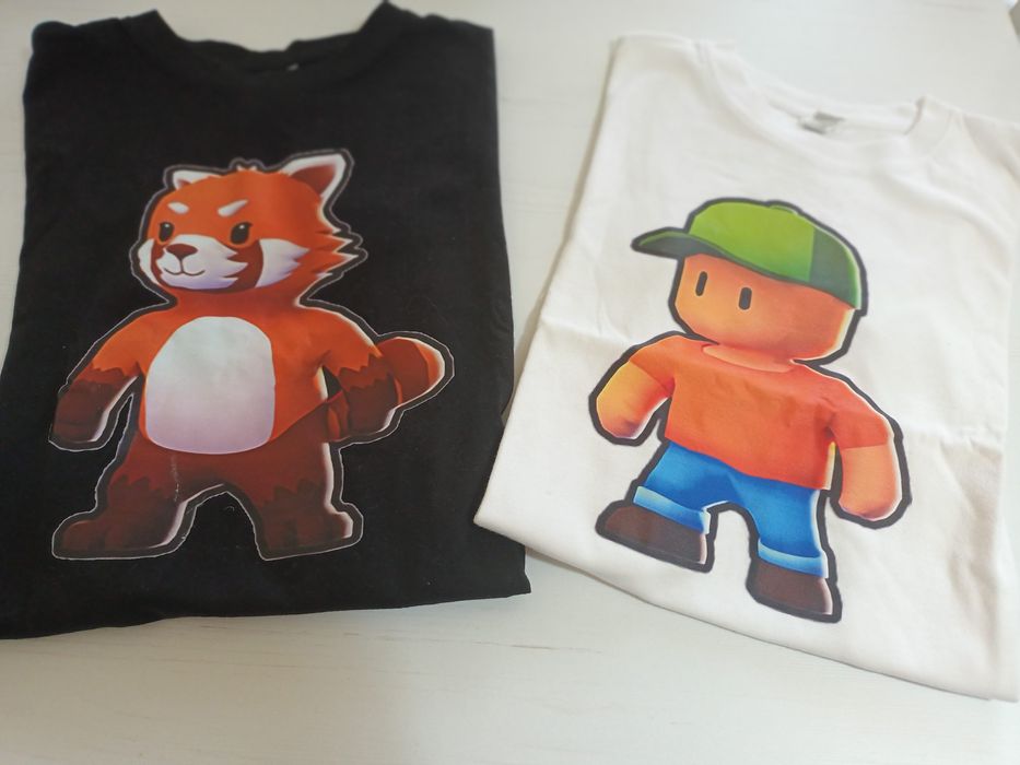 Tricouri, figurine si cartonase Stumble Guys și Skibidi toilet