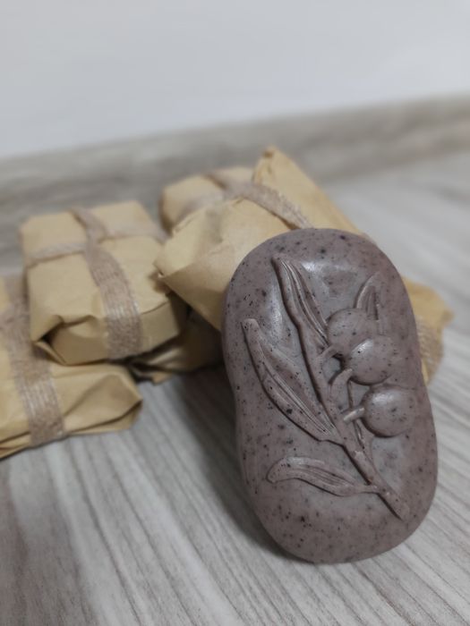 Săpun din bază de lapte de capră cu aromă de lămâie