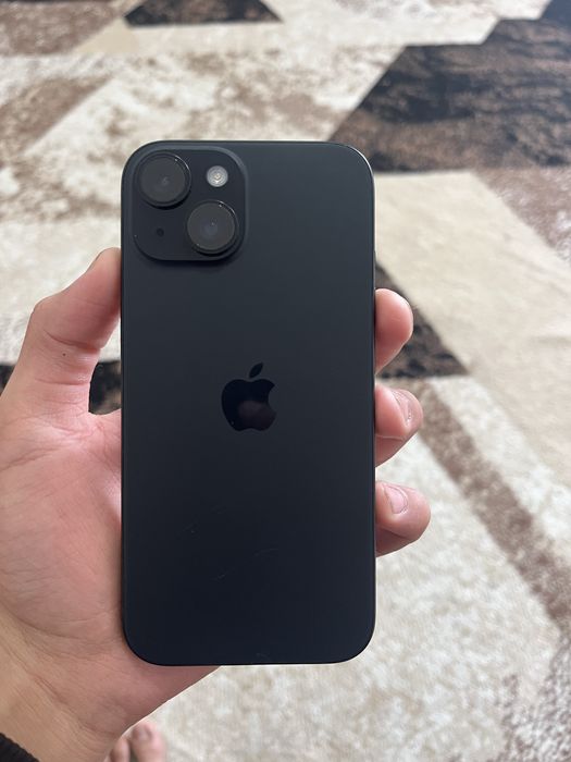 Продам Айфон 15 в хорошем состоянии