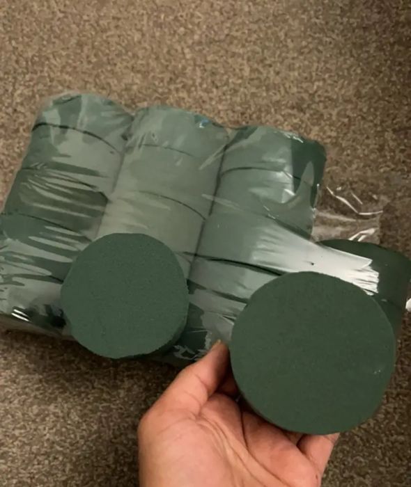 Pachet 20 bucati de spuma florala rotunda 3,2 inch / 8,1 cm