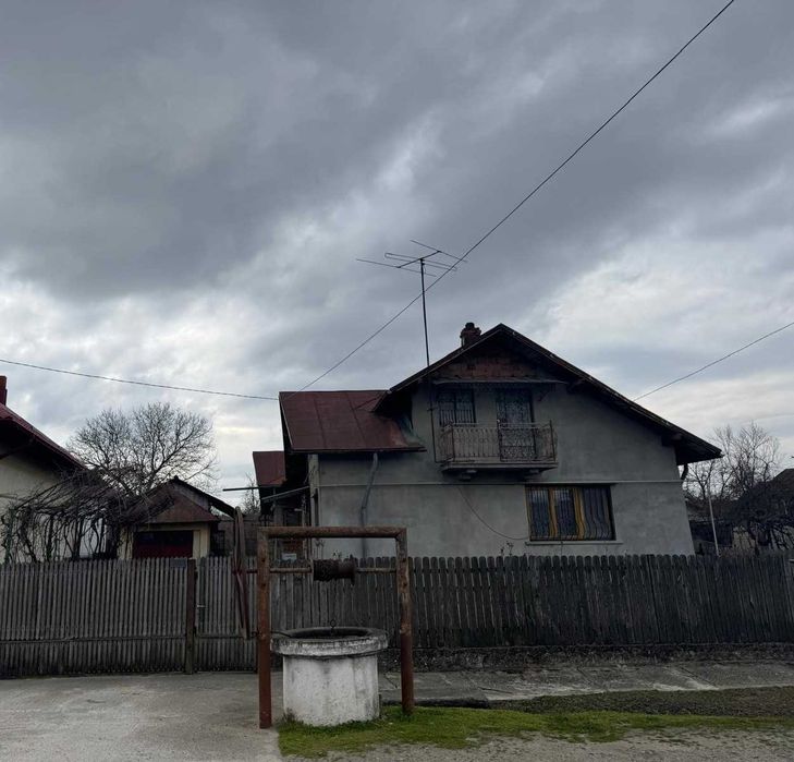 Casă de vânzare - Ghirdoveni