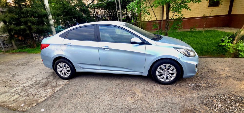 Продам свой Hyundai Accent 2011 автомат 155.000 км