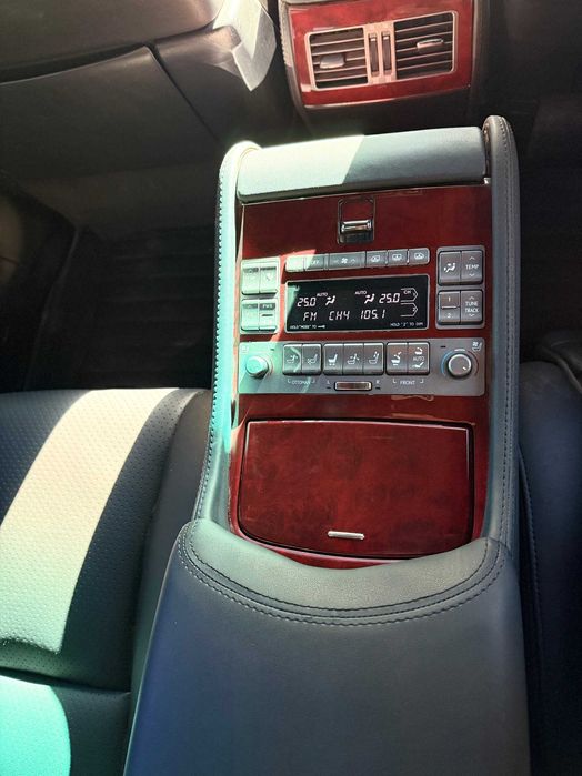 Lexus LS460L Executive Edition Роскошь и Совершенство с мин. пробегом