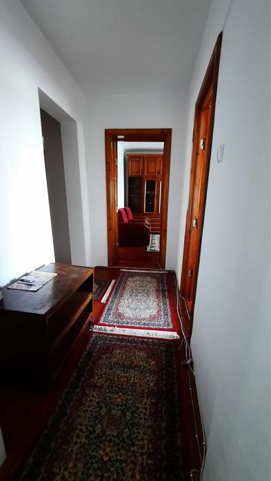 De inchiriat apartament 3 camere