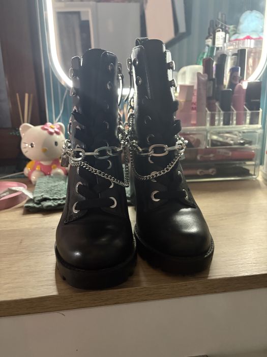 Дамски боти GUESS