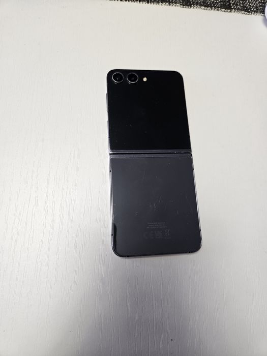 Samsung Galaxy Z Flip5, 8GB RAM, 256GB, 5G, Graphite