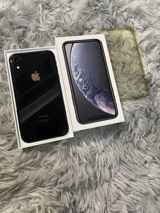 Продам телефон Айфон XR 128