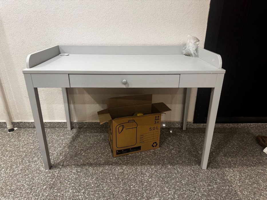 Birou/masa de machiaj Ikea