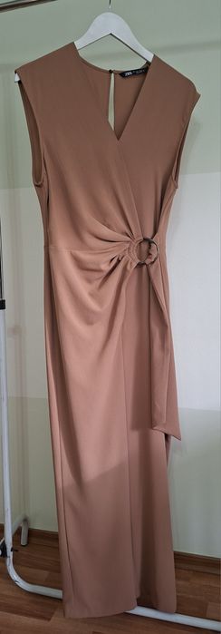 Стильный комбинезон от Zara