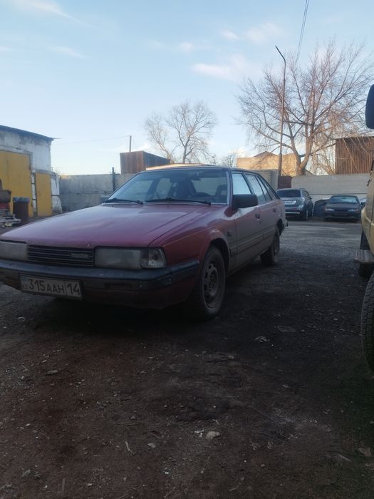Продам Мазду.  1987 г. 2 объем
