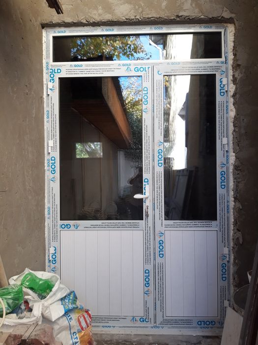 Витражи перегородки окна двери.