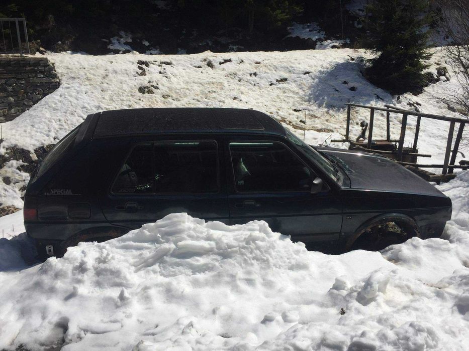 Автомобил голф 2 1.8Gt