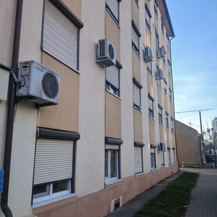 Vand garsonieră la UTA, strada Inului