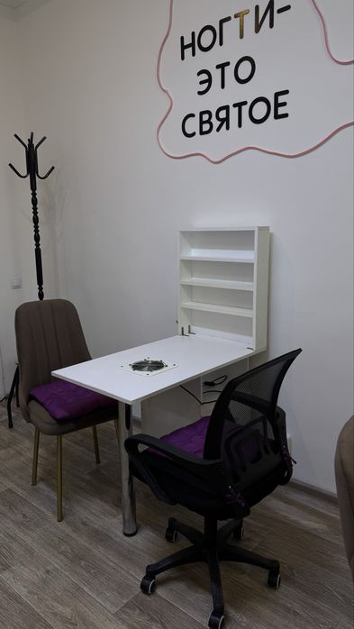 Сдается маникюрный стол место