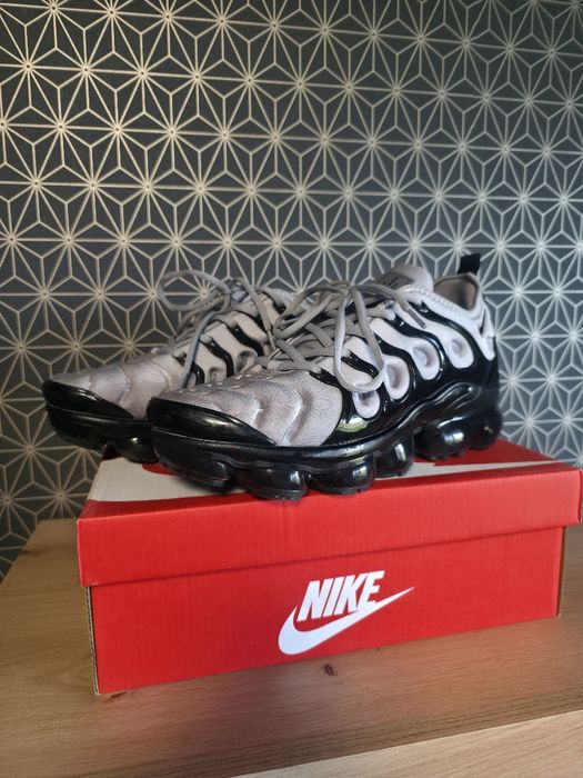 Продавам Nike VM