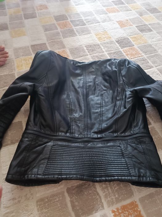 Vând geci piele naturala dama  Zara , Mango