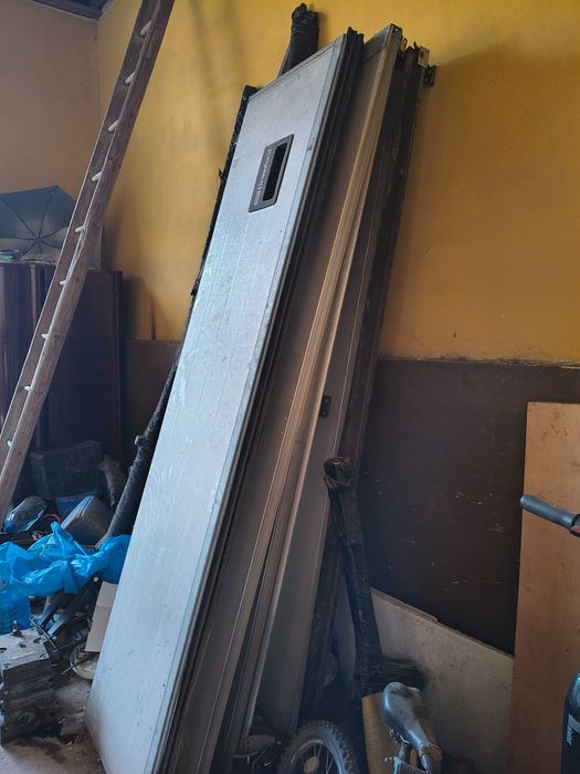 Poarta basculanta garaj adusa din Suedia