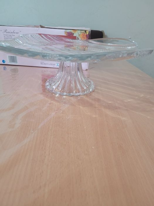 Тортовница. стеклянная