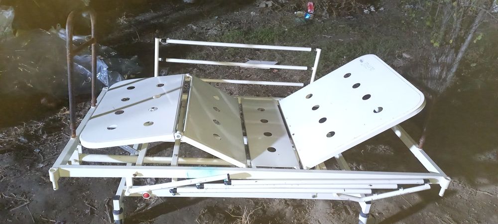 Медицинский кровать