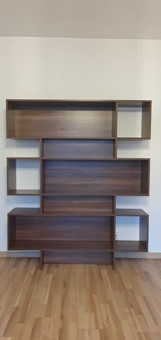 Bibliotecă/raft living maro - model modern, spațioasă