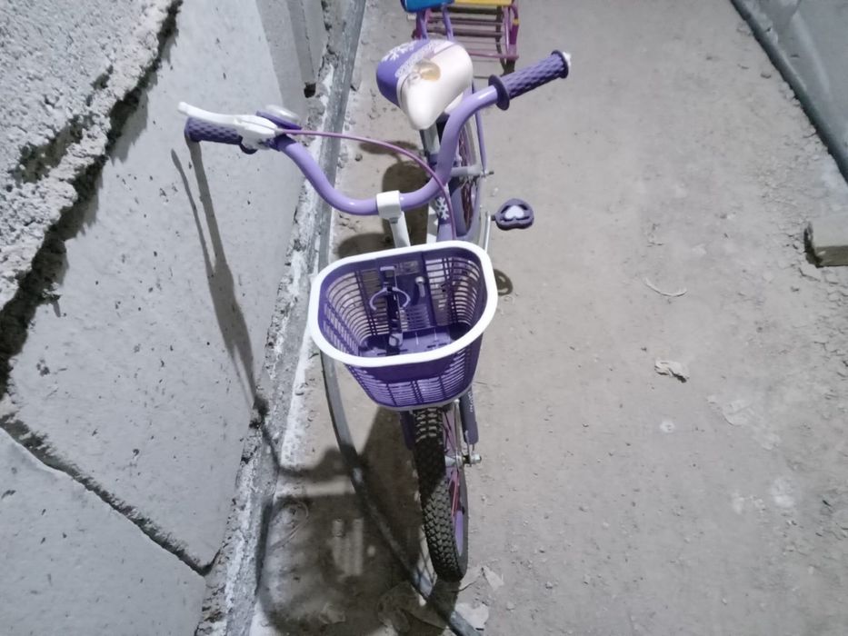 Велосипед продается для девочек