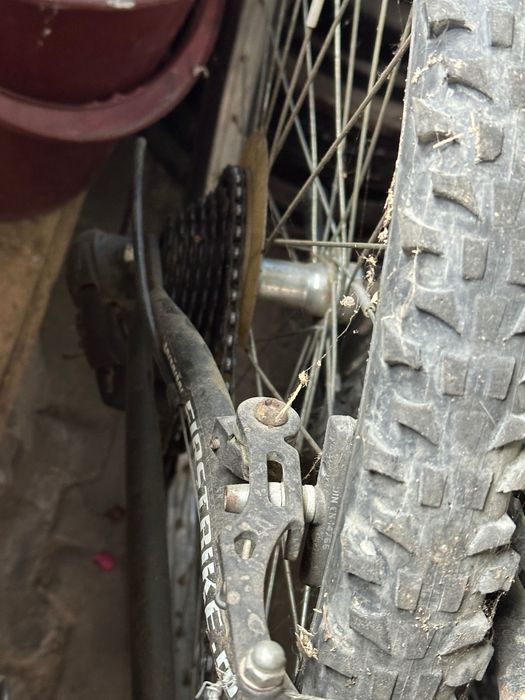 Bicicleta first bike down hill