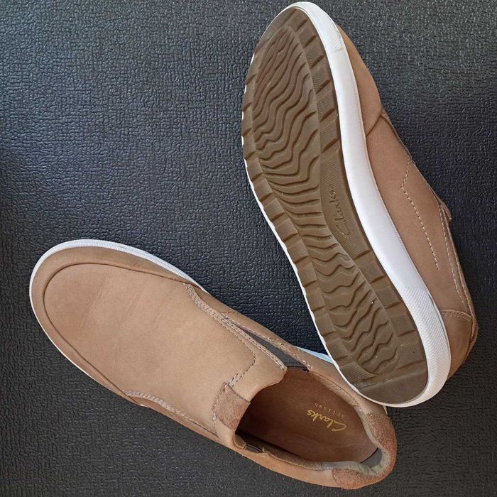 Обувки Clarks от набук, нови, номер 45.