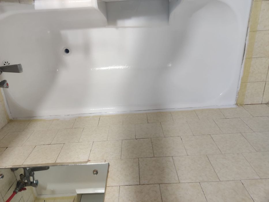 Emailez cazi de baie