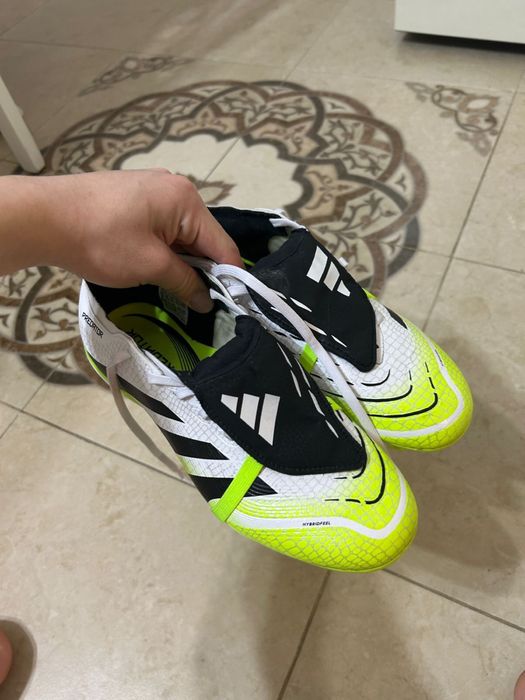 Продам оригиналные бутсы Adidas Predator League