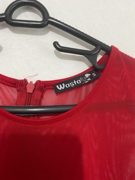 Дълга Червена рокля